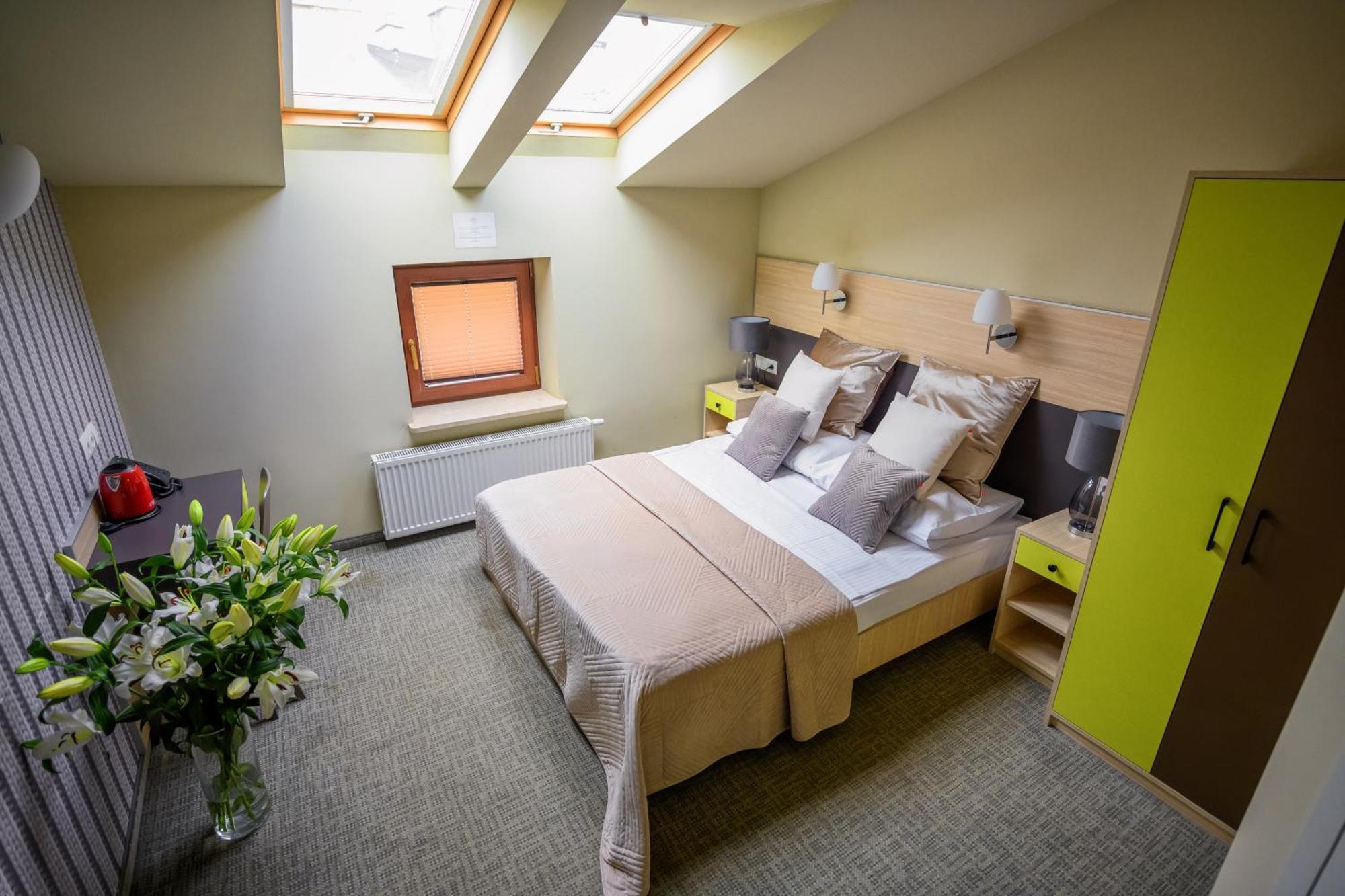 Double Room Private Bathroom