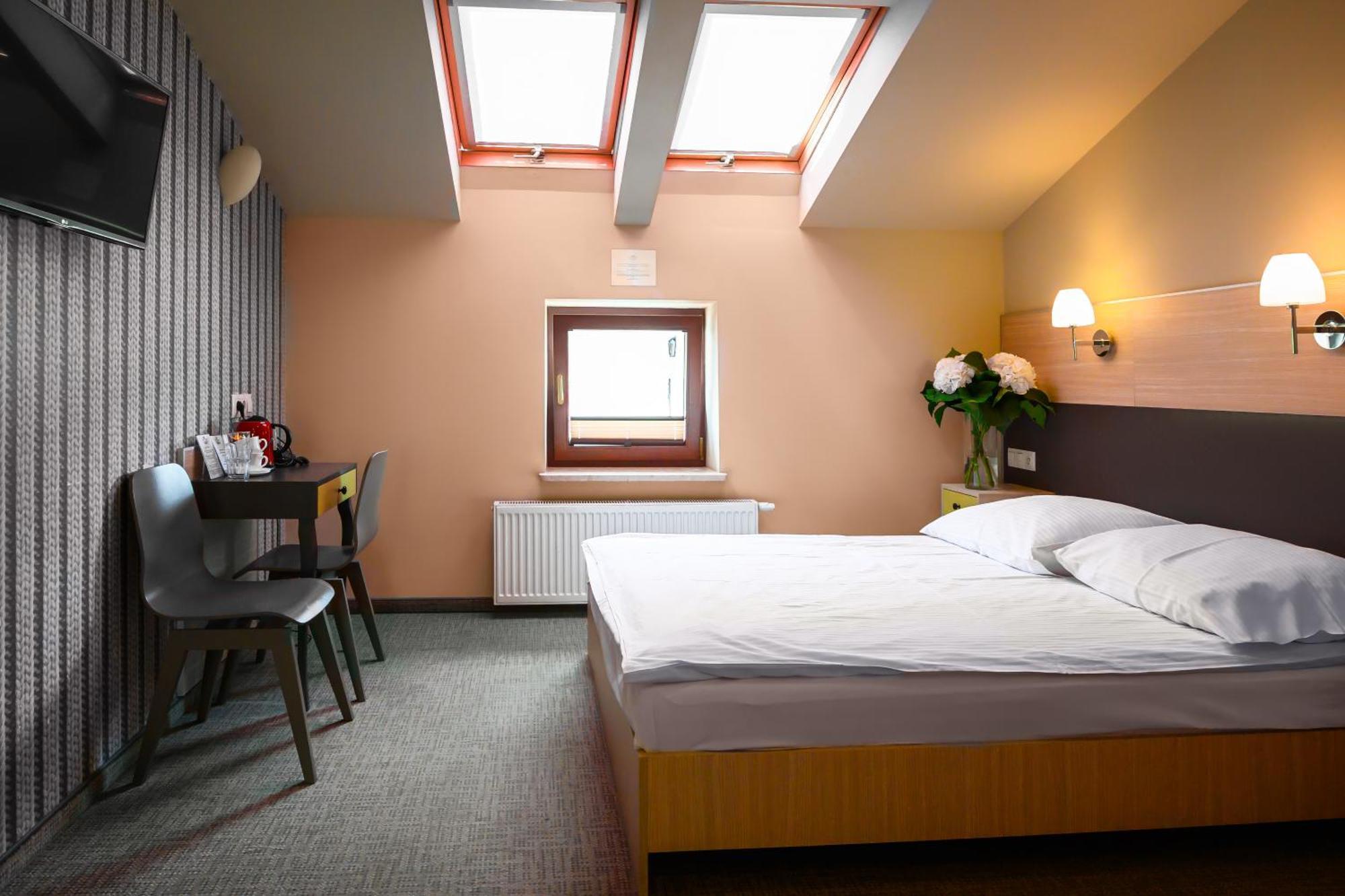 Double Room Private Bathroom